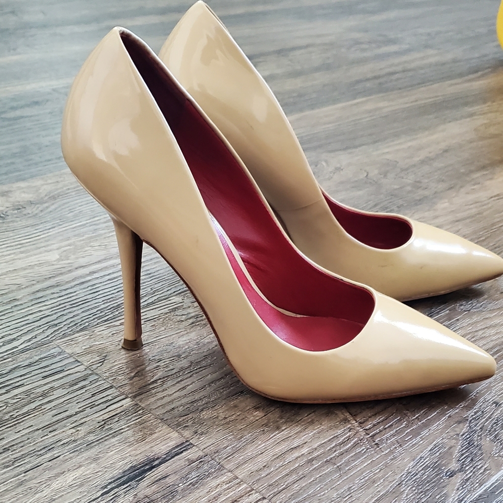 Charles Jourdan Tan Heels